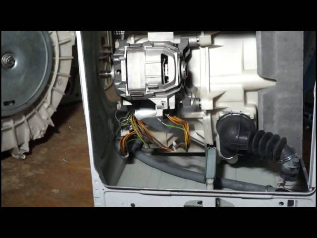 Как снять двигатель стиральной машины Бош. Видео №29